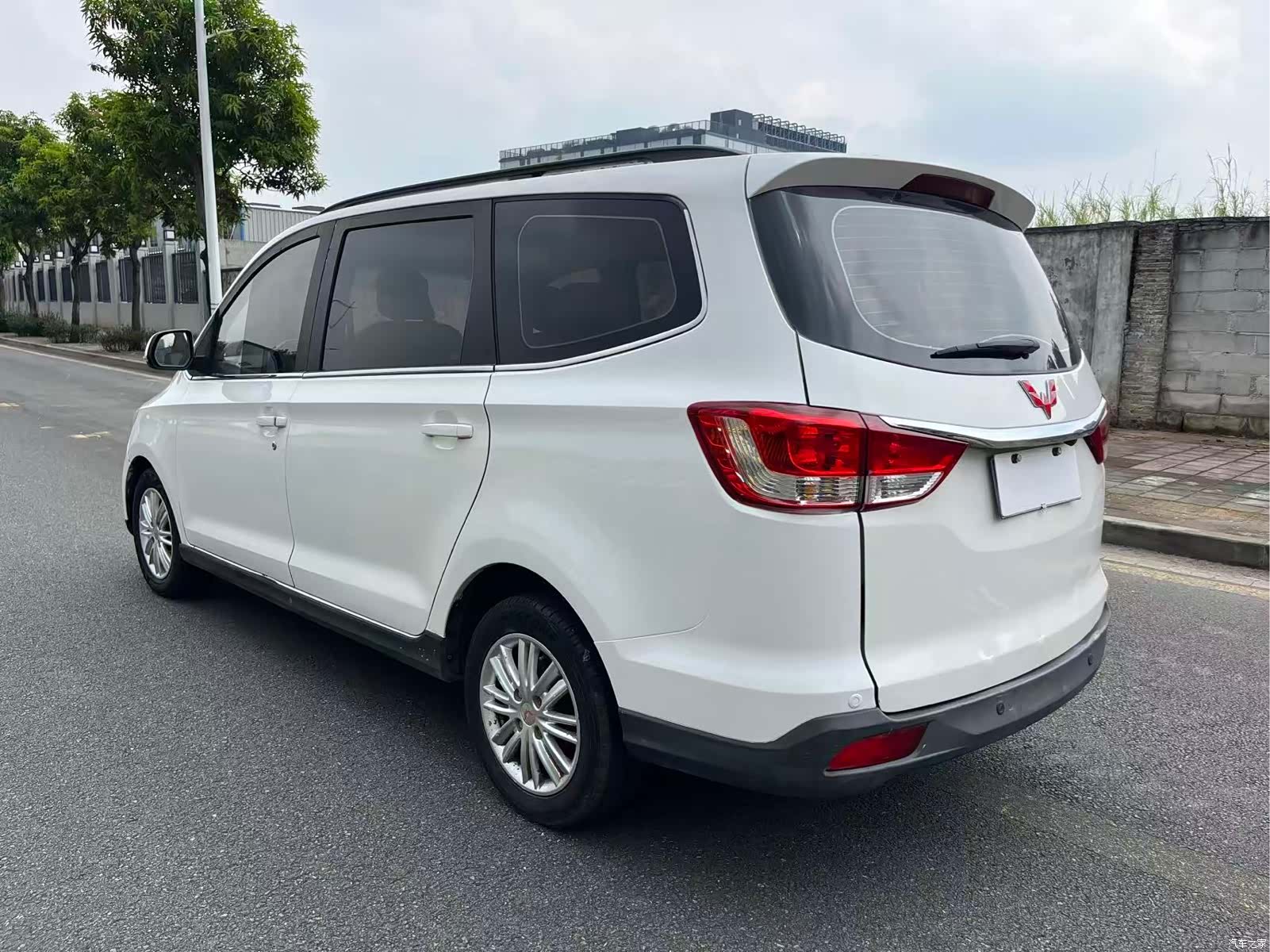 Wuling Hongguang, 2016 7