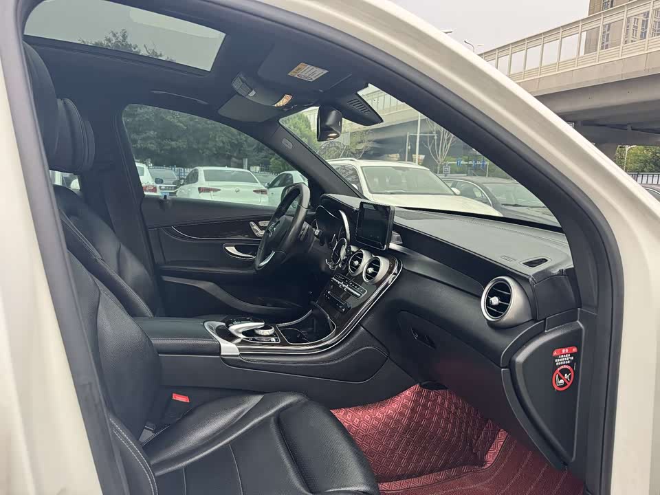 Mercedes-Benz GLC Mercedes-Benz GLC