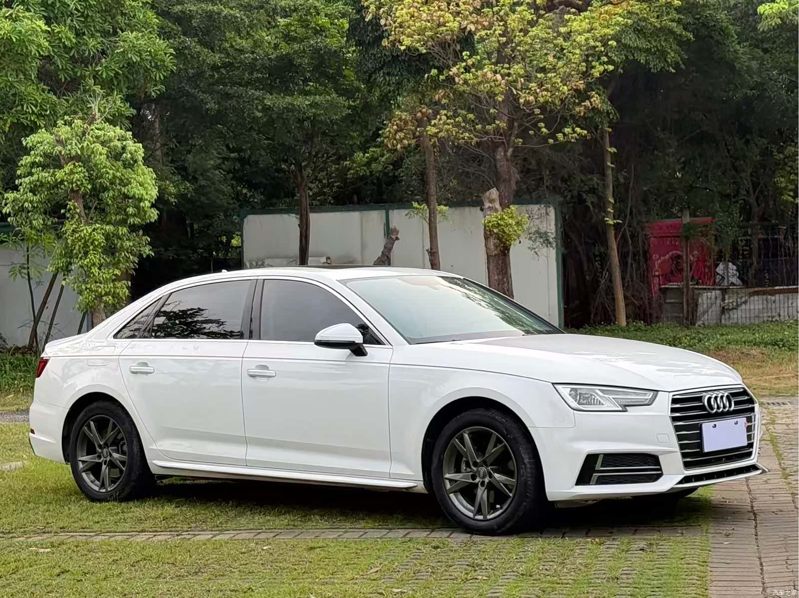 Audi A4L, 2019 3