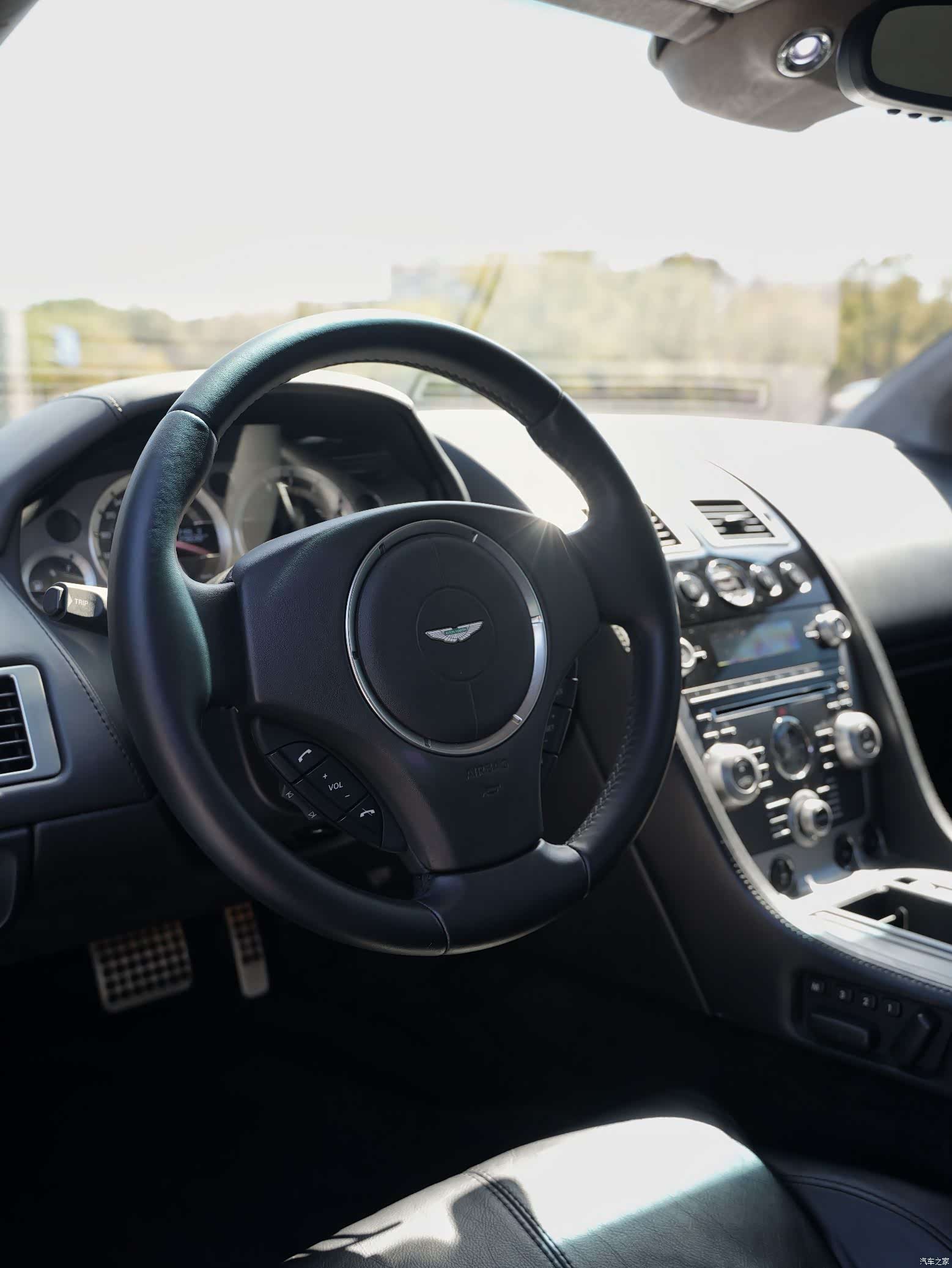 Aston Martin DB9, 2009 15