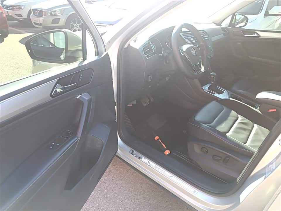 Volkswagen Tiguan L