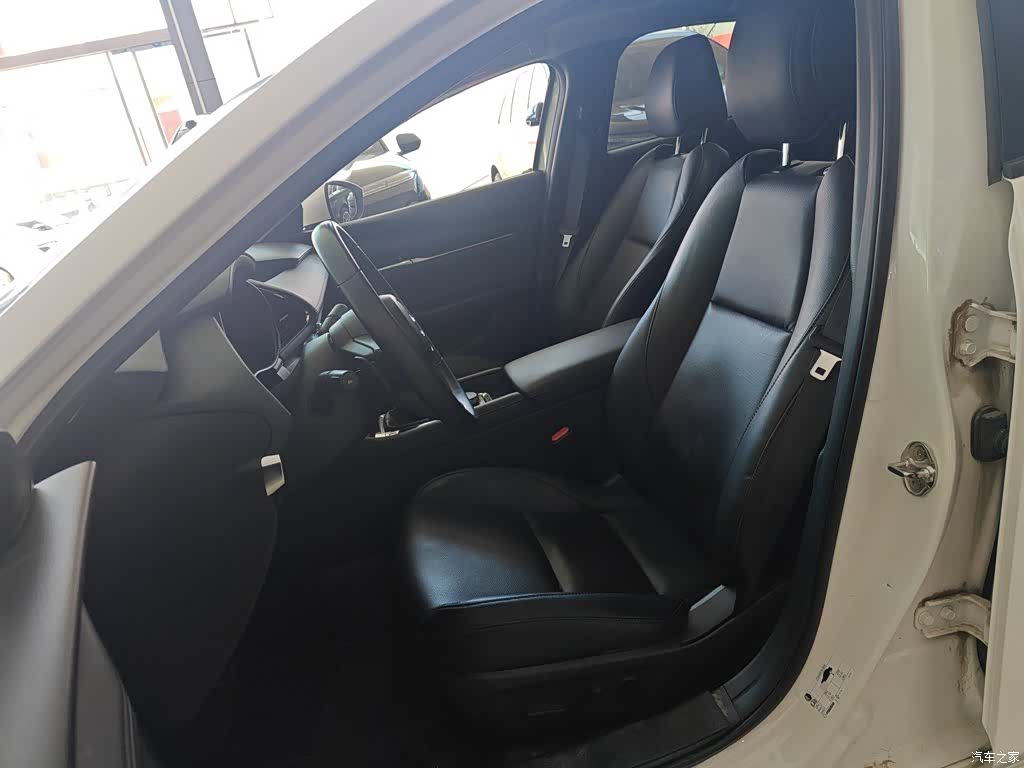 Mazda Mazda3, 2022 11