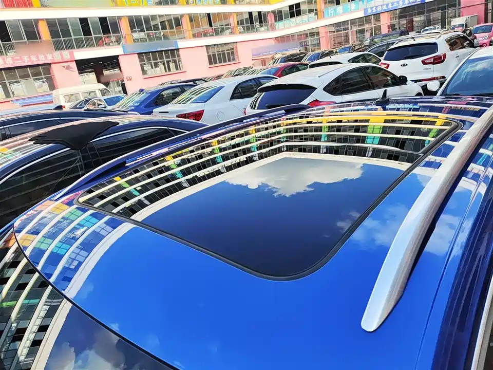 Volkswagen T-ROC exploring Songs