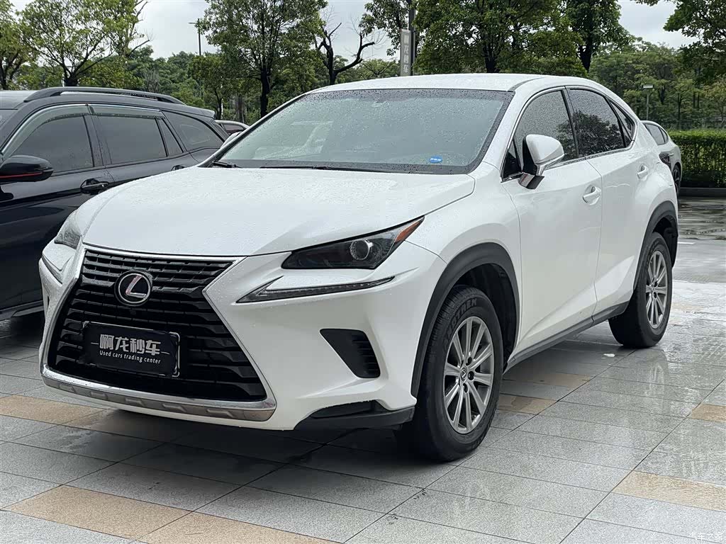 Lexus NX, 2017 1