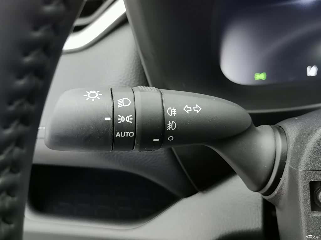 Toyota RAV4, 2023 21