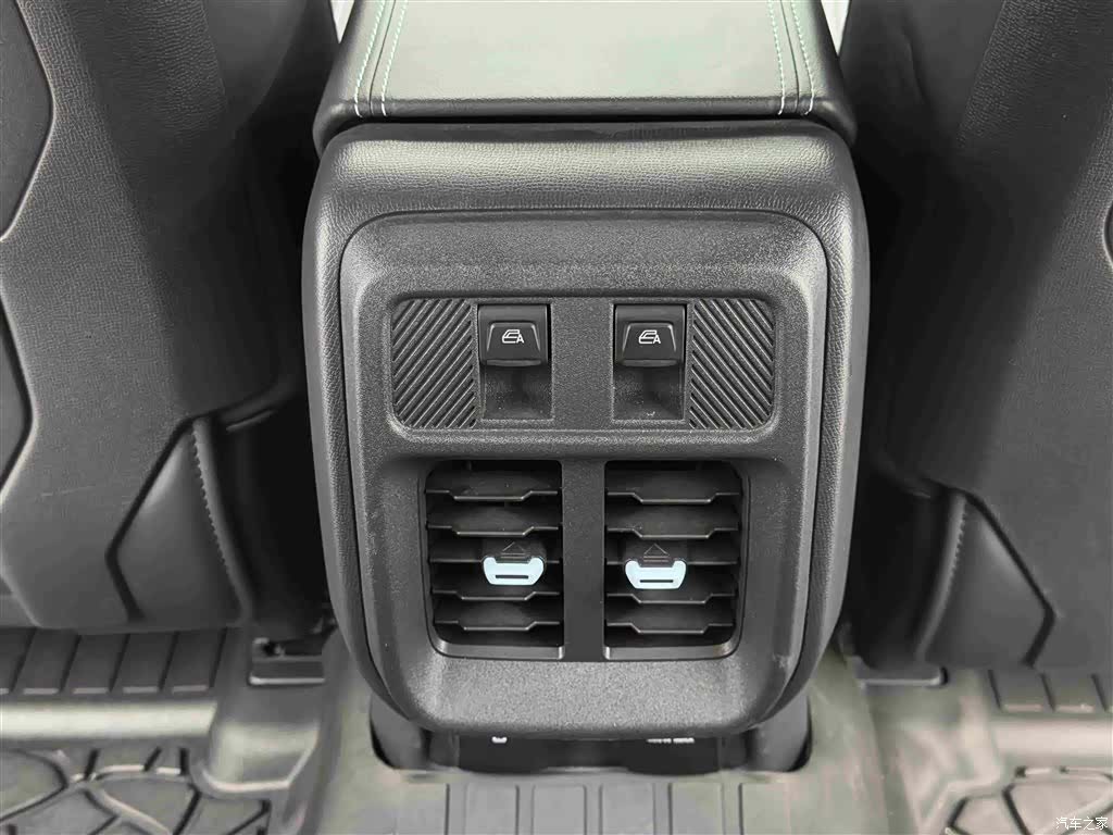 Ford Bronco, 2025 12