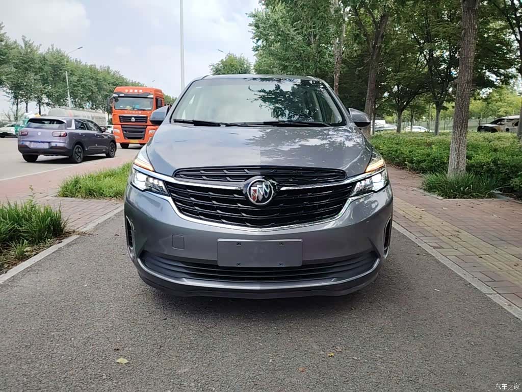 Buick GL8, 2021 3
