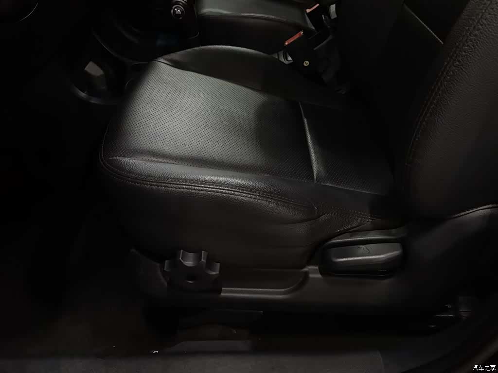 Kia GLS, 2013 20