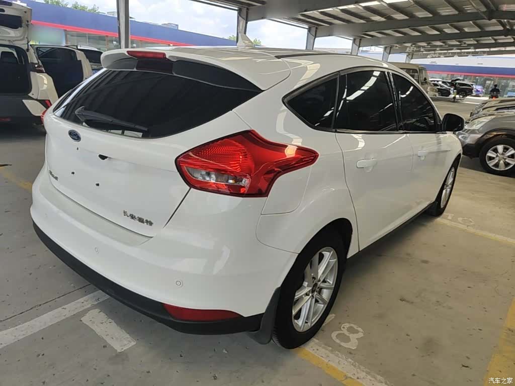Ford Focus, 2015 7