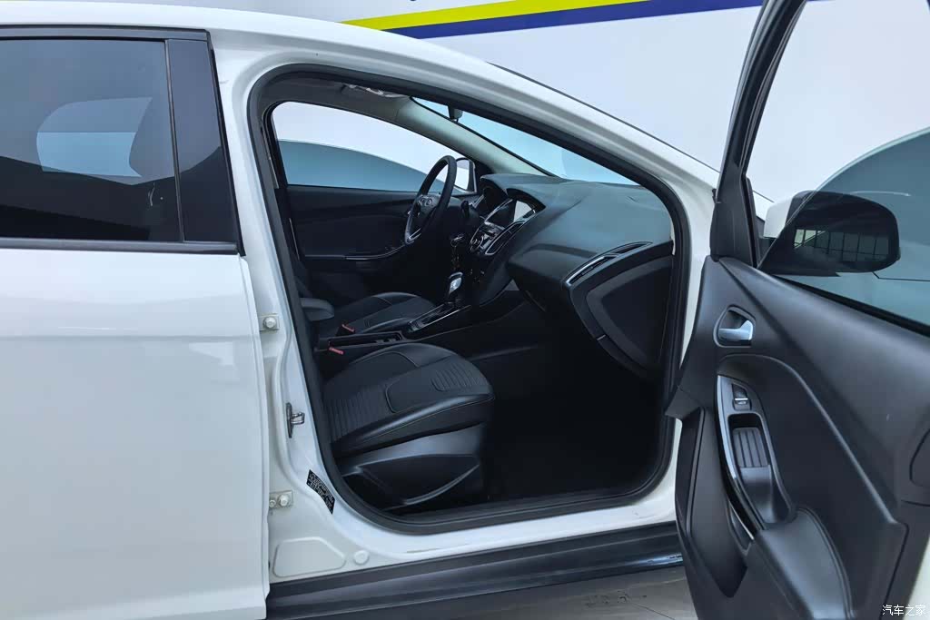 Ford Focus, 2016 8