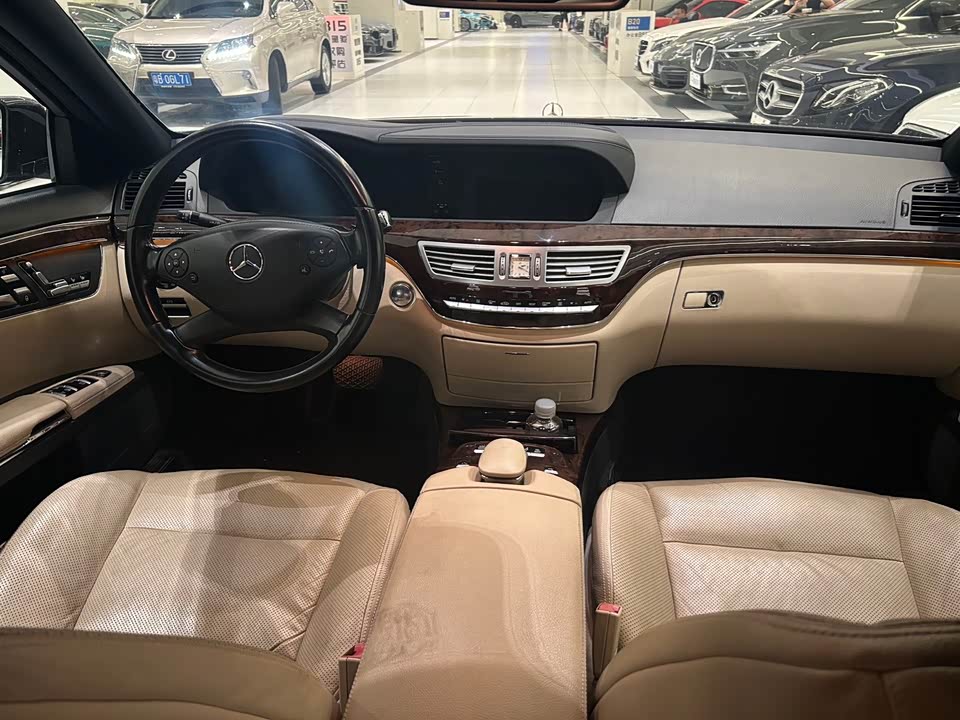 Mercedes-Benz S-class Mercedes-Benz S-class