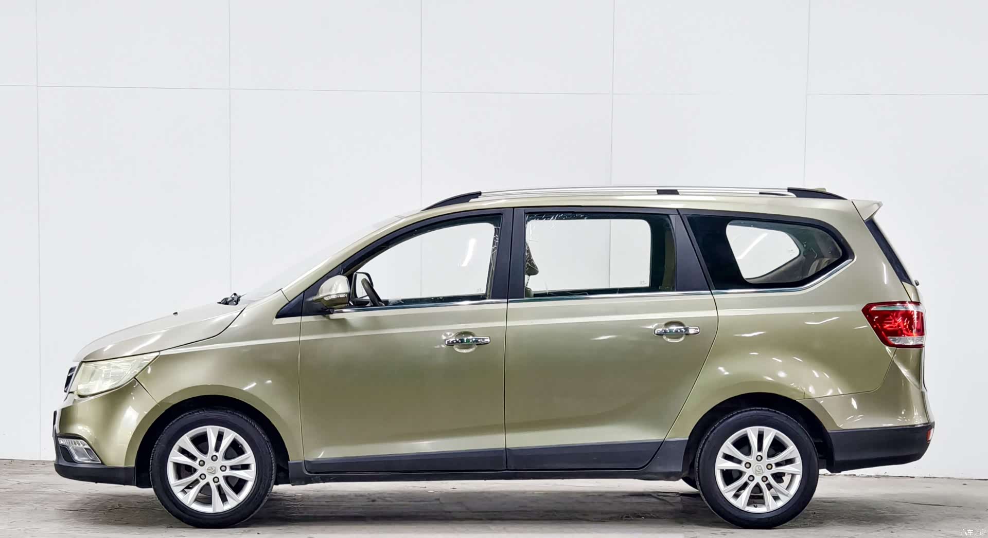 Wuling 730, 2015 7