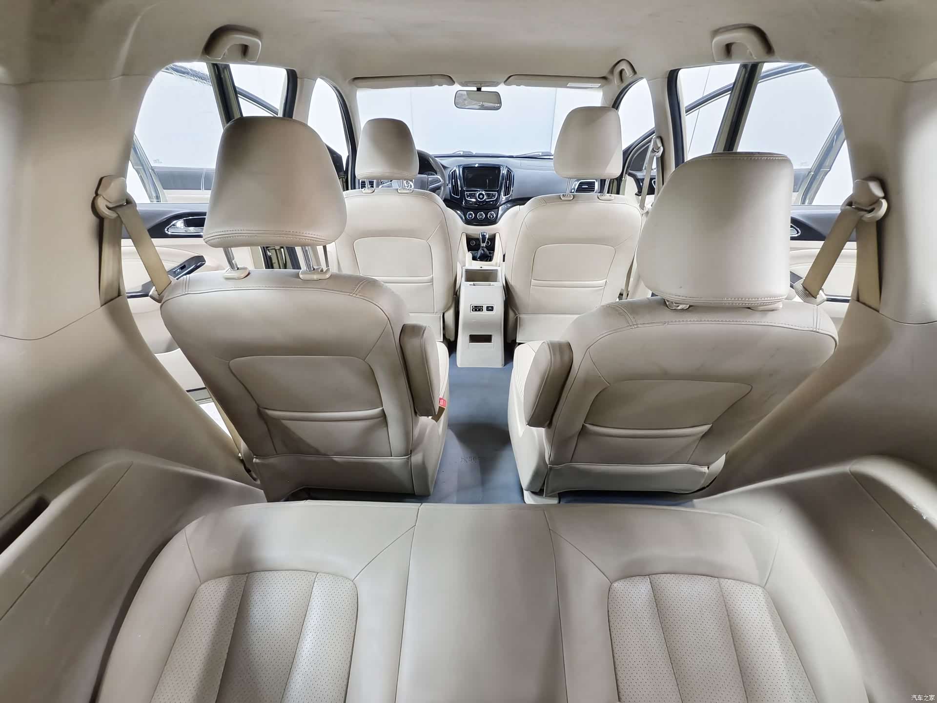 Wuling 730, 2015 11