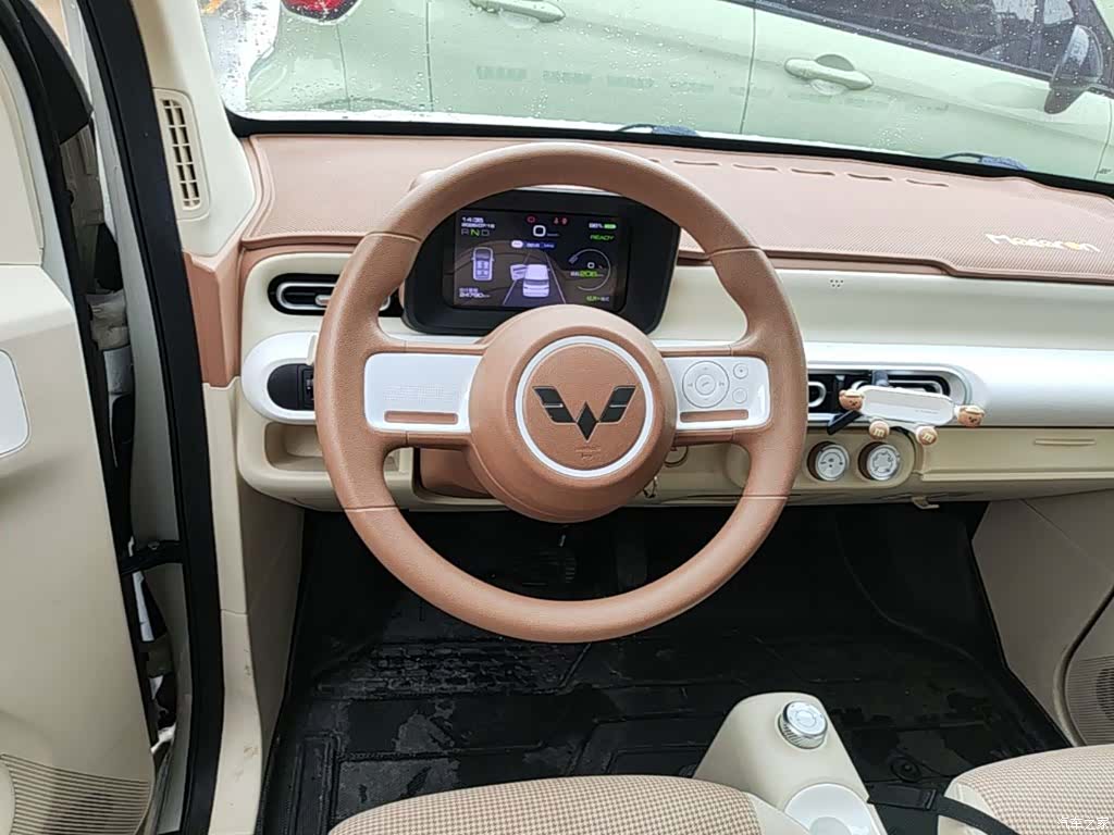 Wuling MINIEV, 2025 11