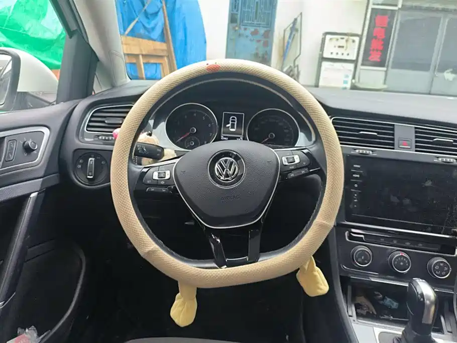 Volkswagen golf