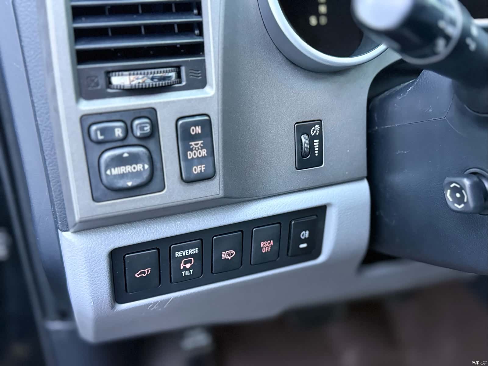Toyota Sequoia, 2011 8