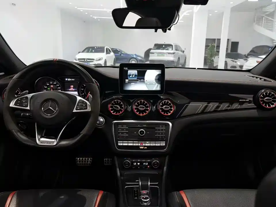 Mercedes-Benz CLA AMG