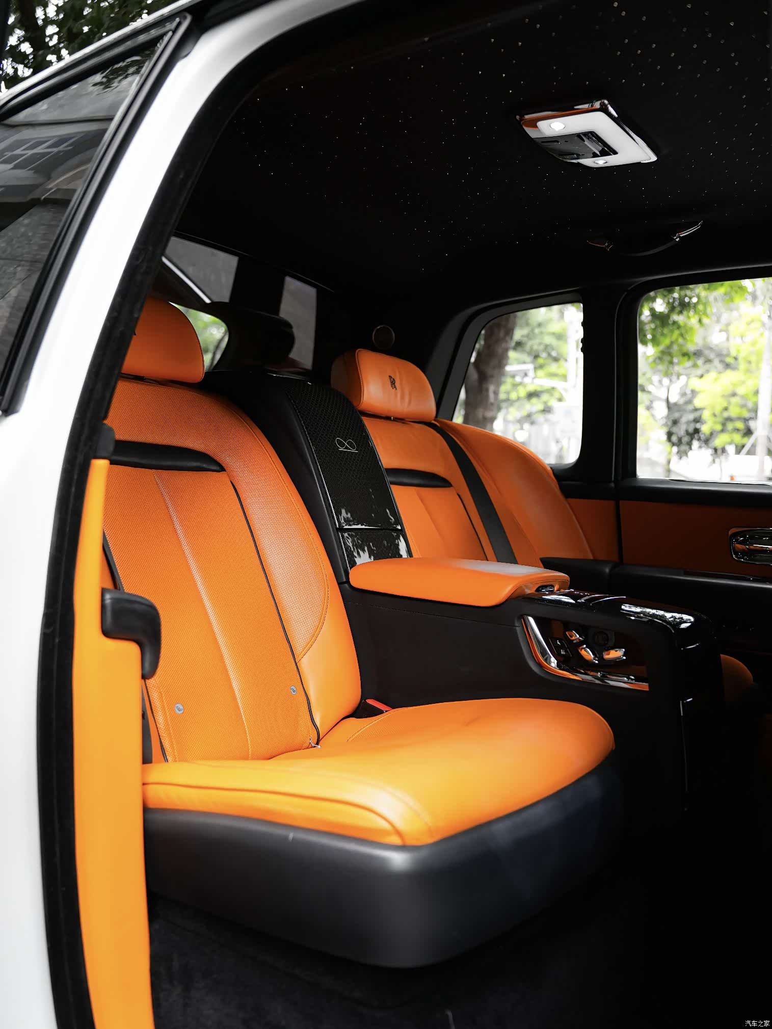 Rolls-Royce Cullinan, 2022 27