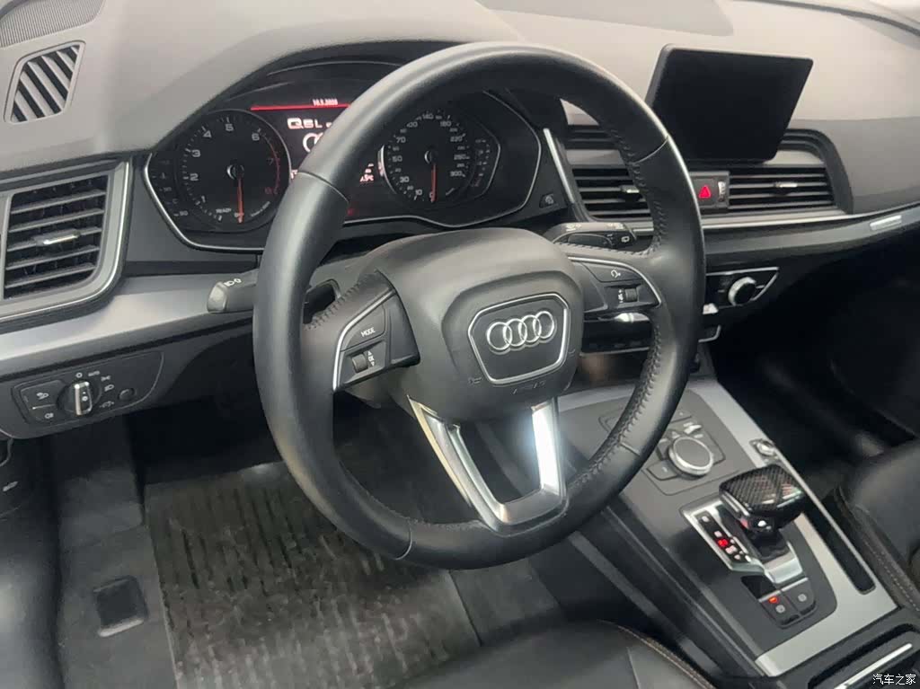 Audi Q5L, 2020 4