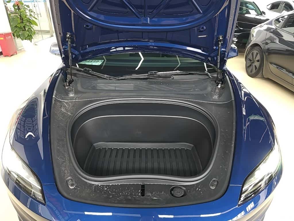 Tesla Model 3, 2025 20