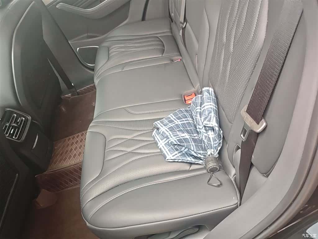 Hongqi HS5, 2025 17