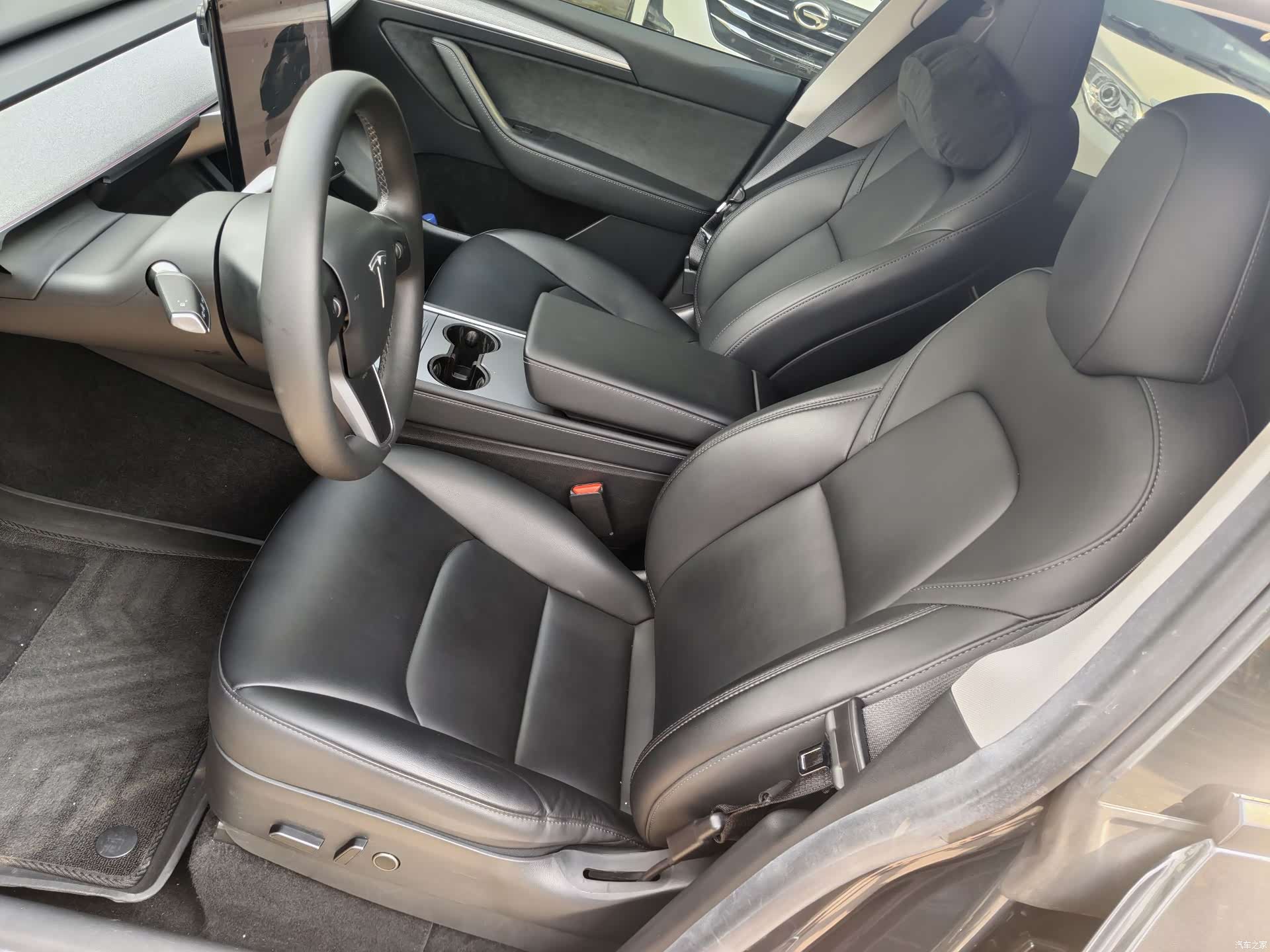Tesla Model Y, 2023 8