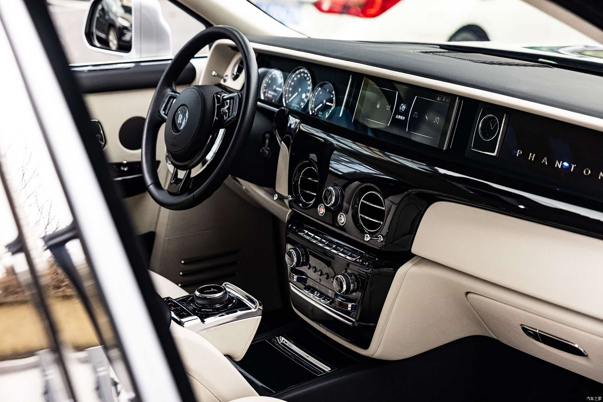 Rolls-Royce Phantom, 2018 9