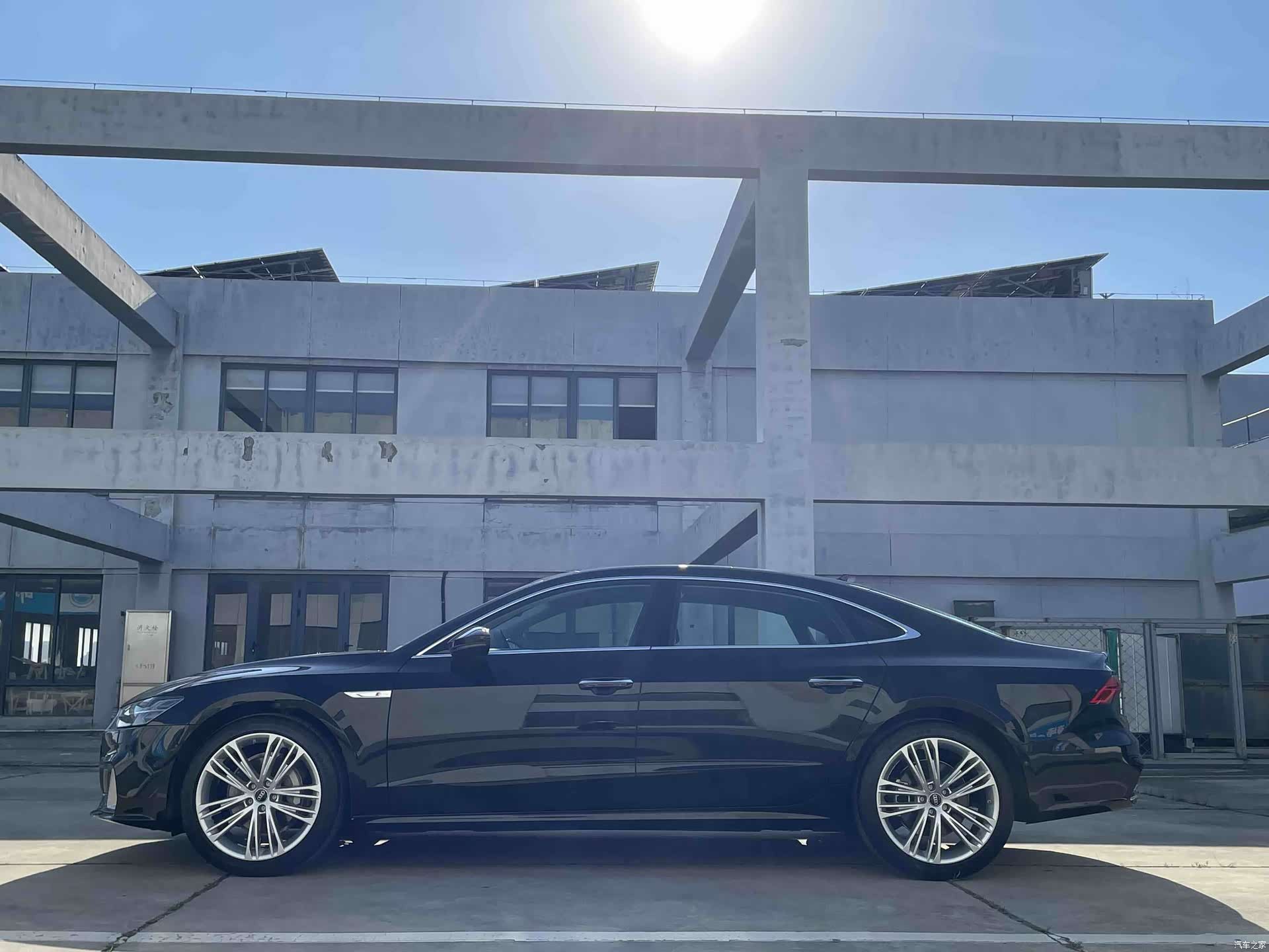 Audi A7L, 2026 13