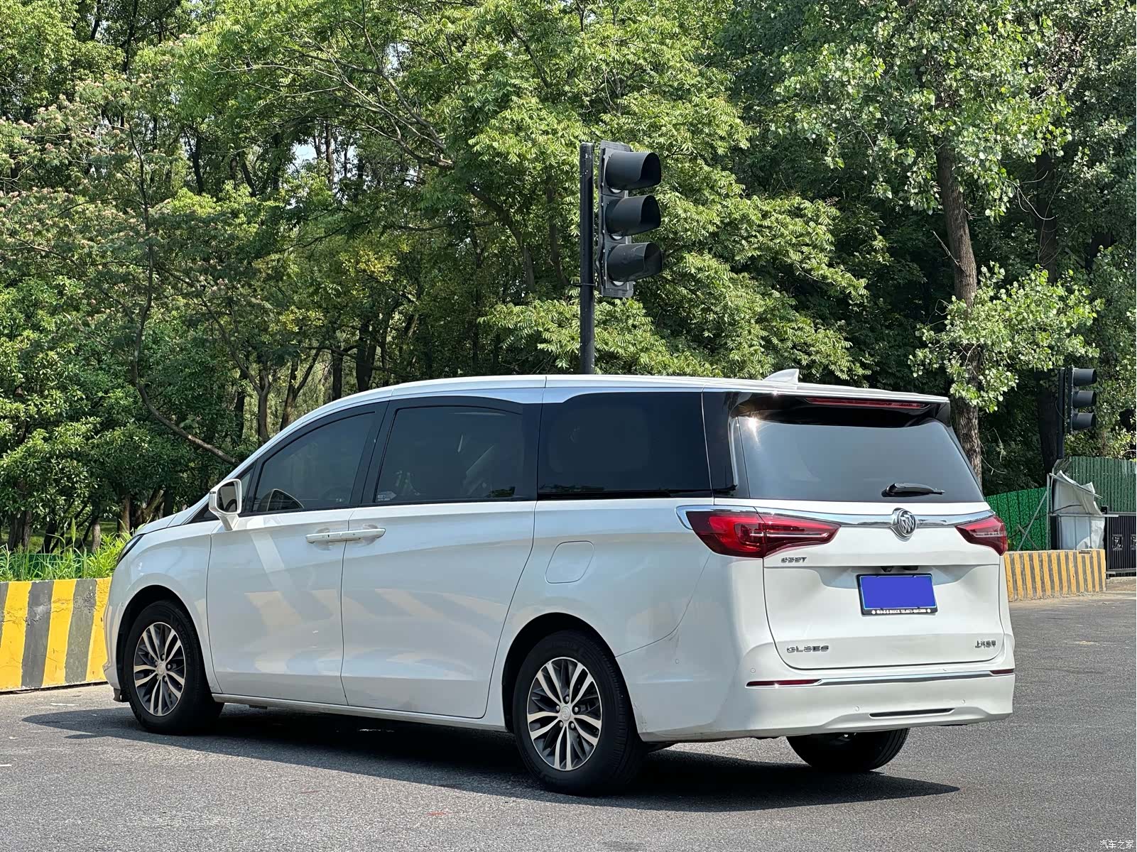 Buick GL8, 2022 все фото