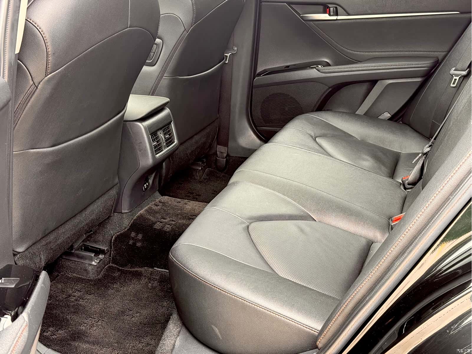 Toyota Camry, 2021 12