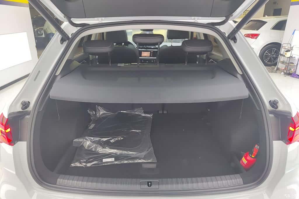 Audi Q3, 2021 4