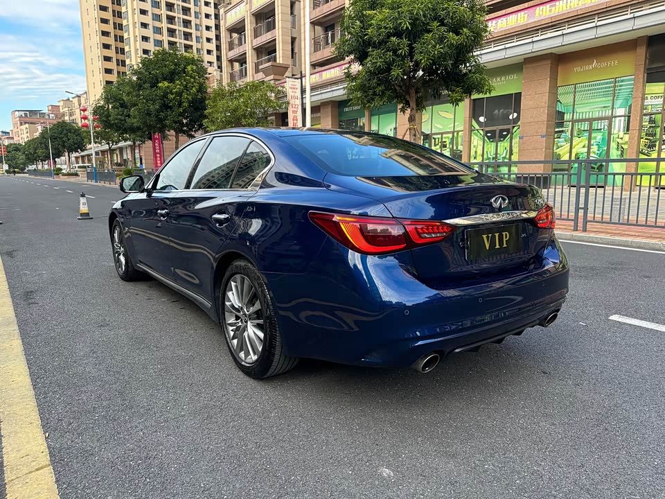Infiniti Q50L