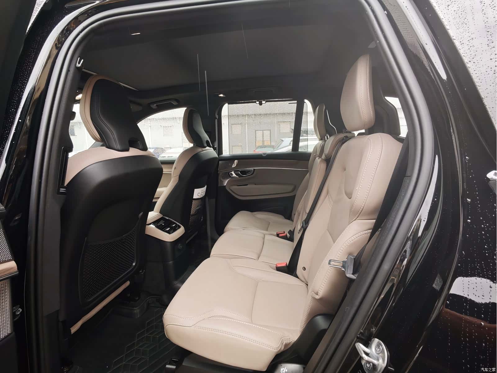 Volvo XC90, 2025 10