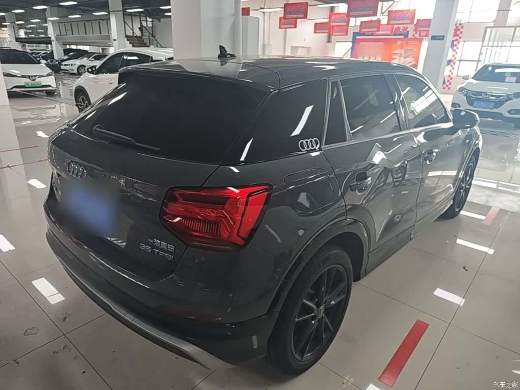 Audi Q2L, 2020 7
