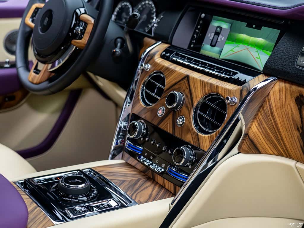 Rolls-Royce Cullinan, 2022 25