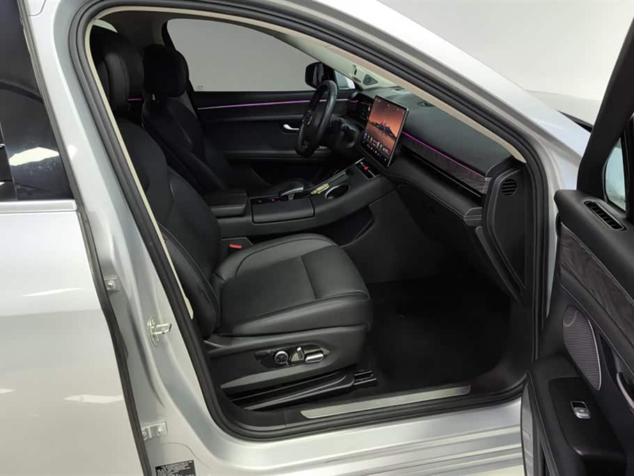 AITO Ask the world M5