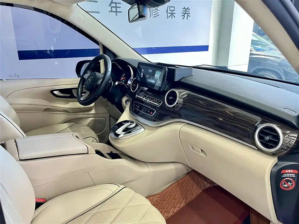 Mercedes-Benz V-class