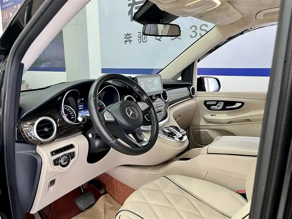 Mercedes-Benz V-class