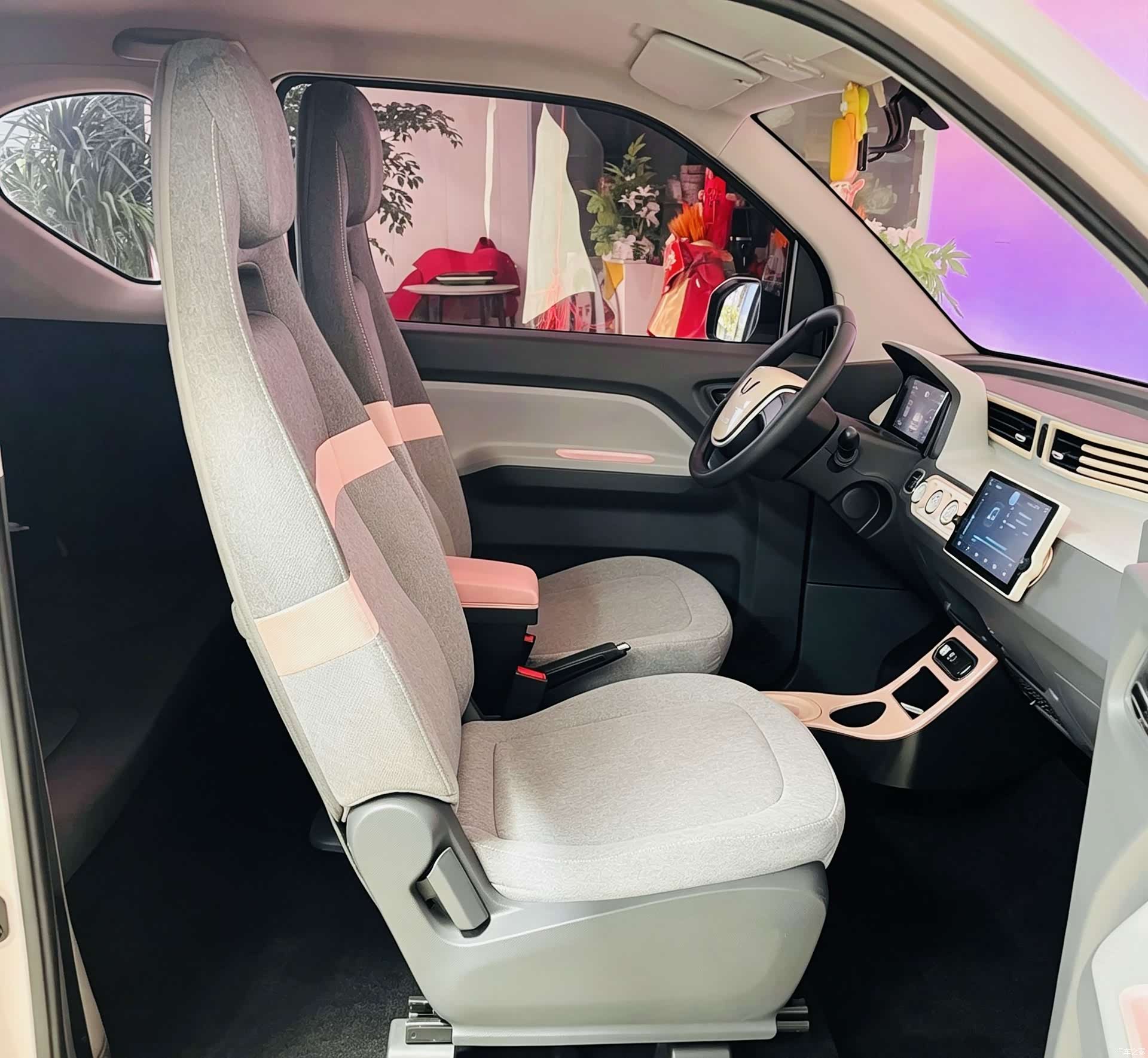 Wuling MINIEV, 2022 13