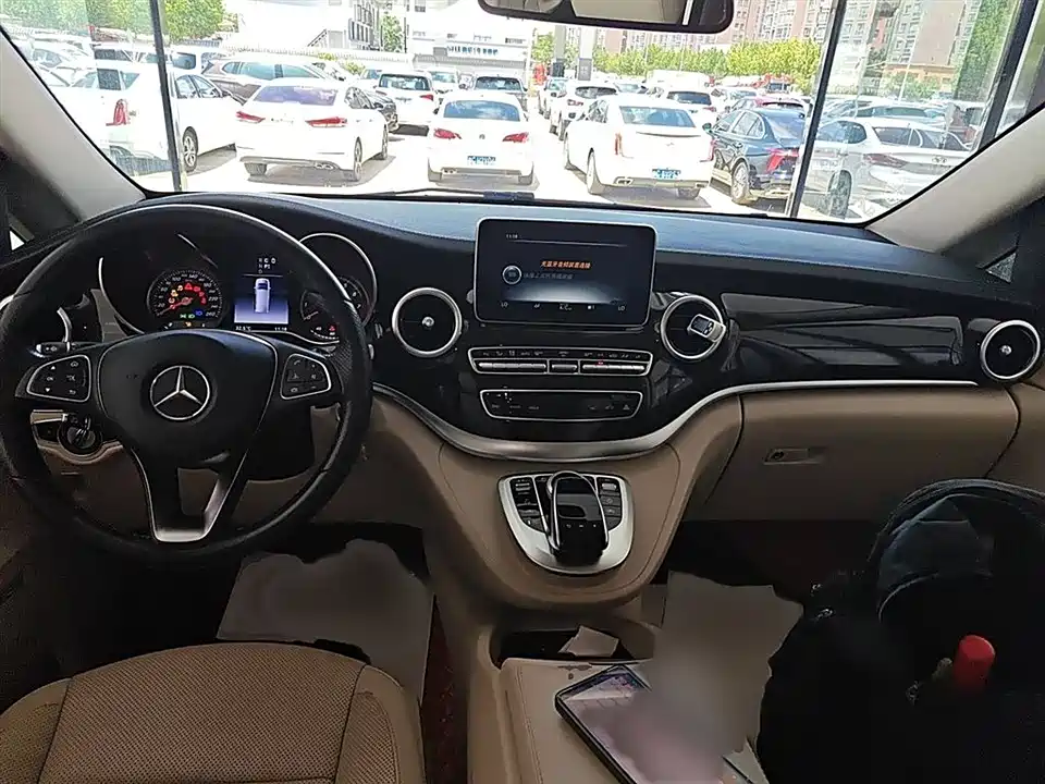 Mercedes-Benz V-class