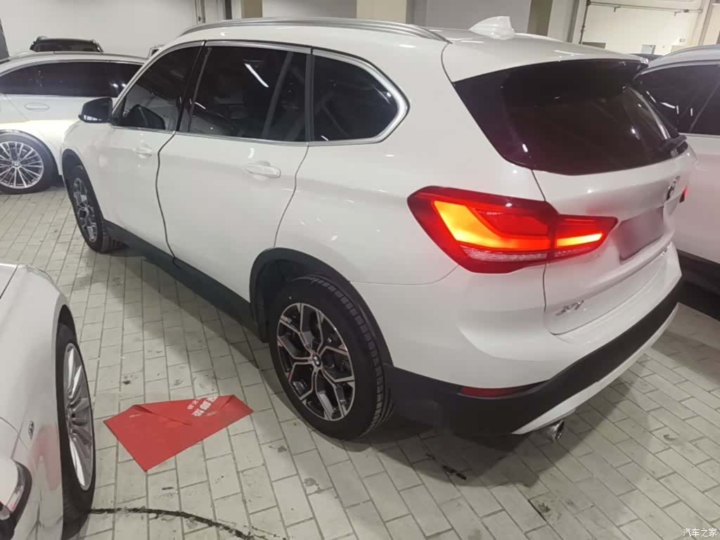 BMW X1, 2023 все фото