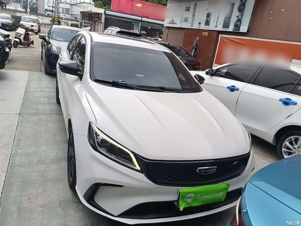 Geely Binray, 2022 3