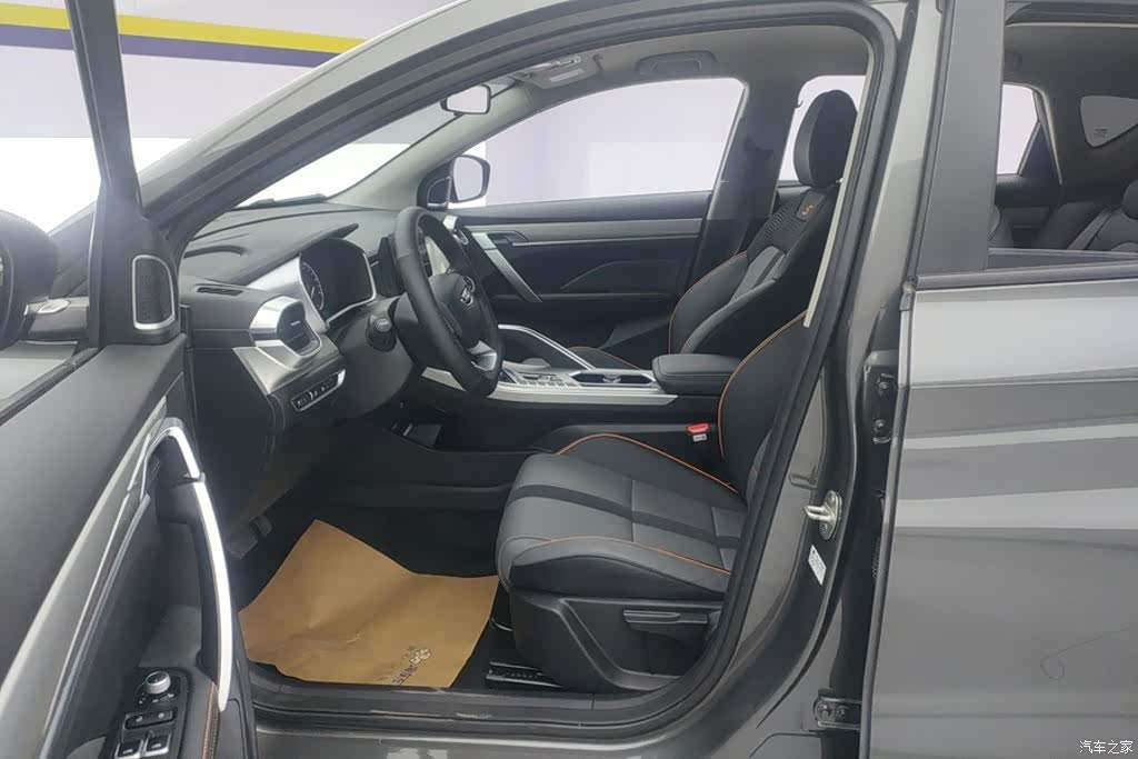 Geely Coolray, 2025 9