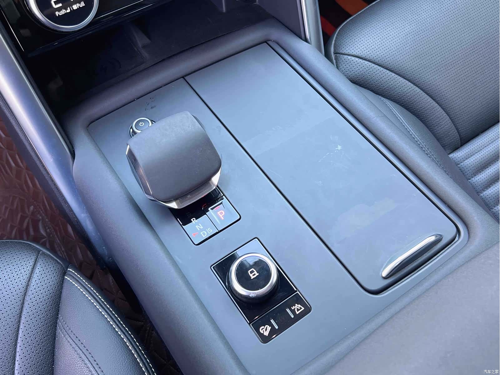 Land Rover Discovery, 2022 4