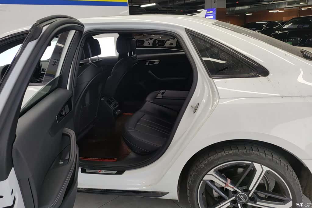 Audi A4L, 2024 10