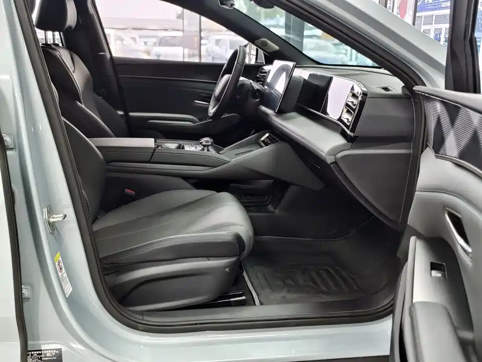 BYD Qin L