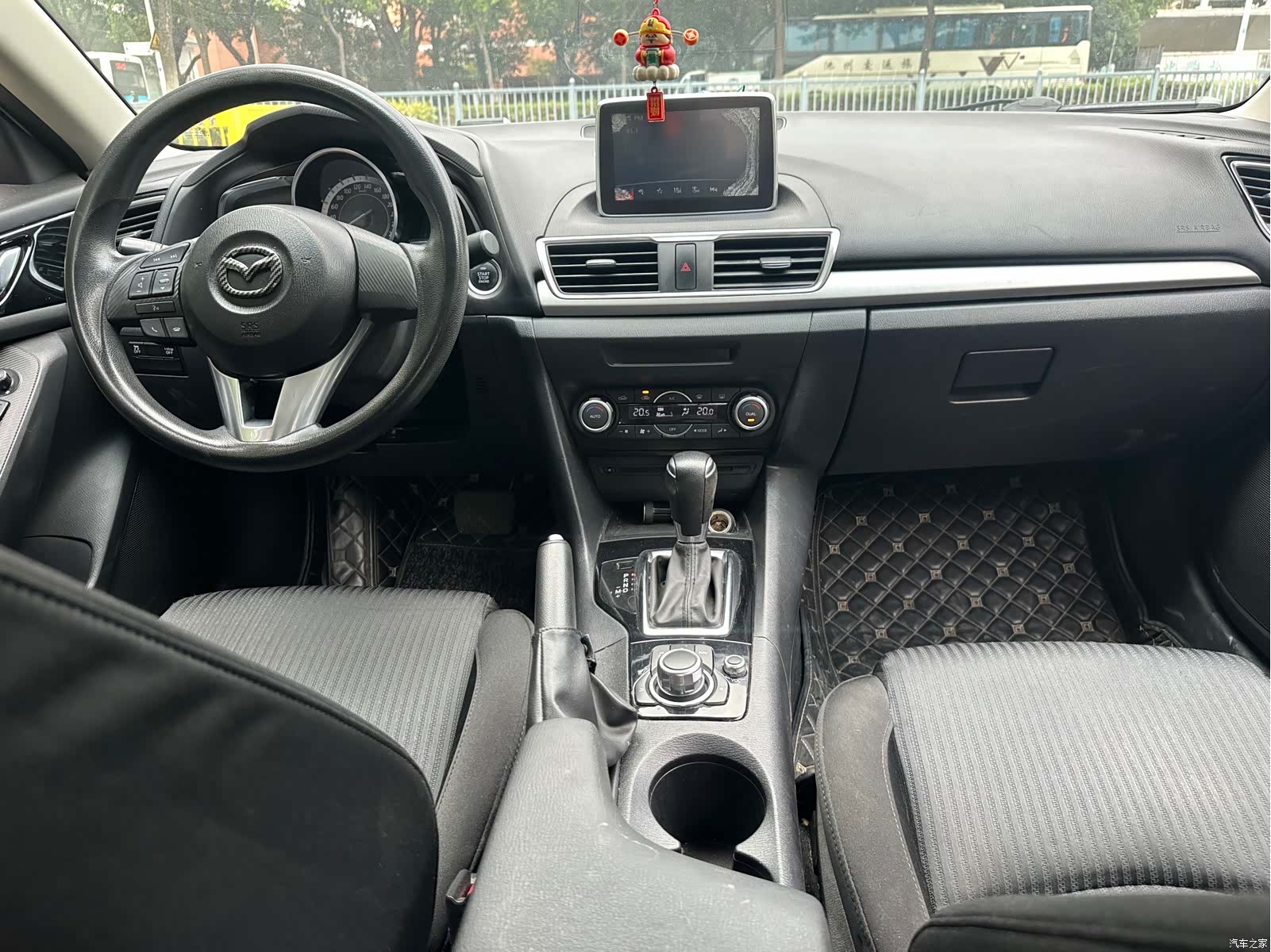 Mazda Mazda3, 2017 11