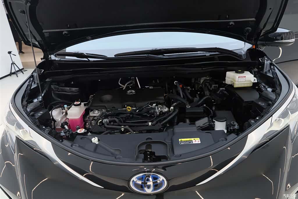 Toyota Granvia, 2024 11