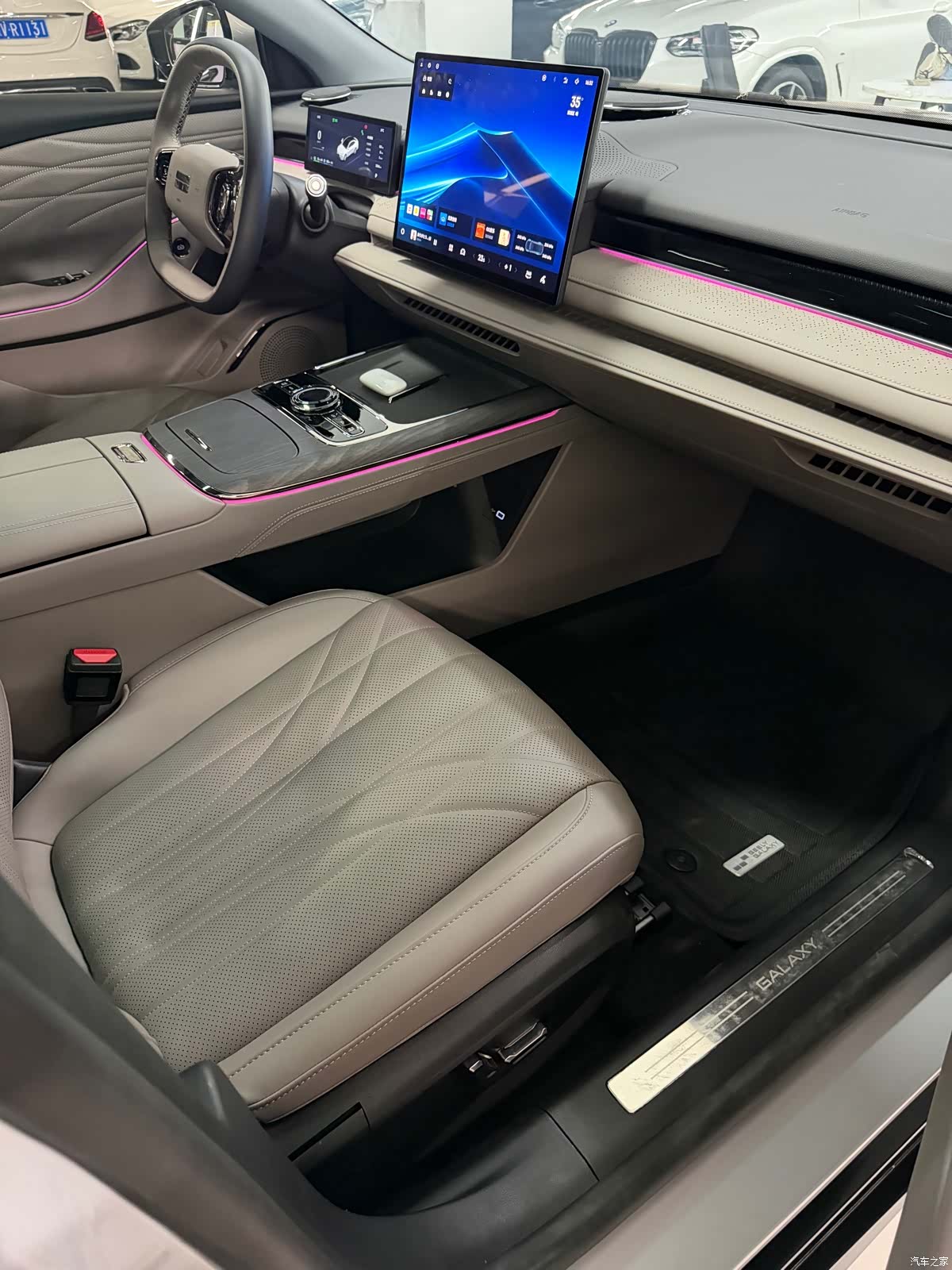 Geely 8, 2025 11