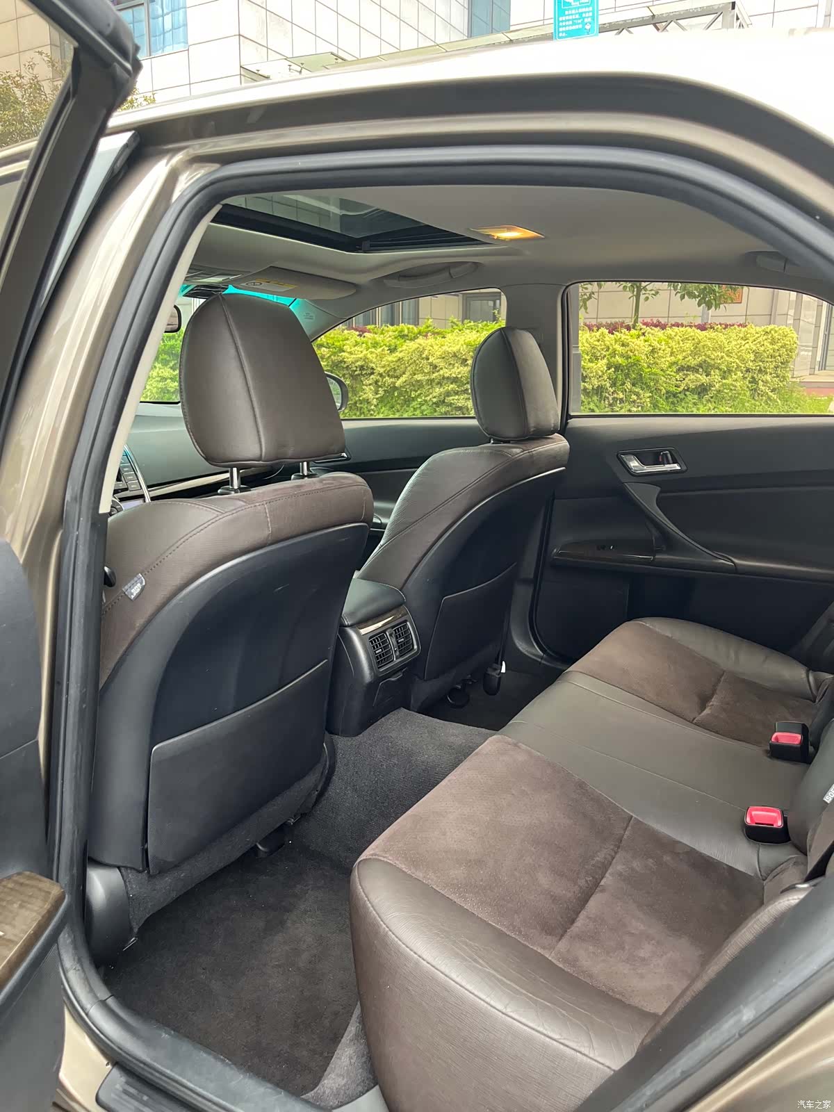 Toyota 2.5V, 2015 4